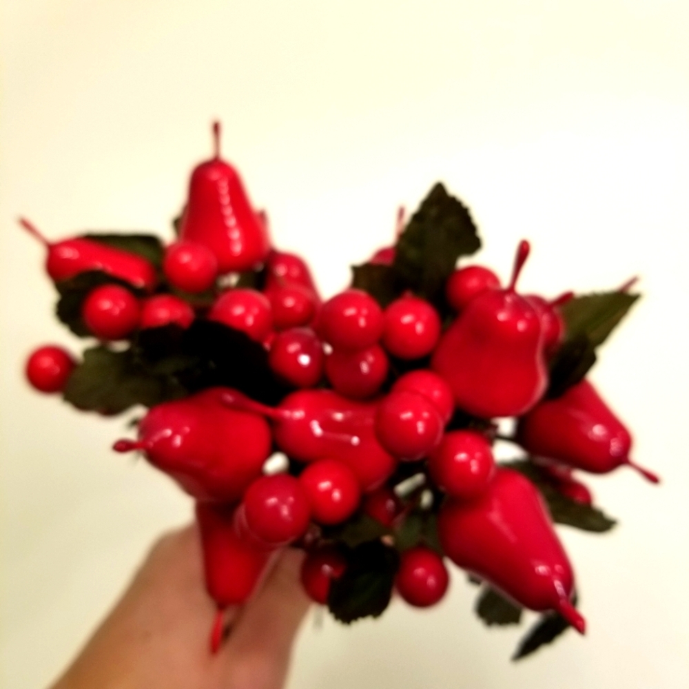 5 pcs High Gloss Red Berries & Pears Christmas Thanksgiving Ornaments Bunches